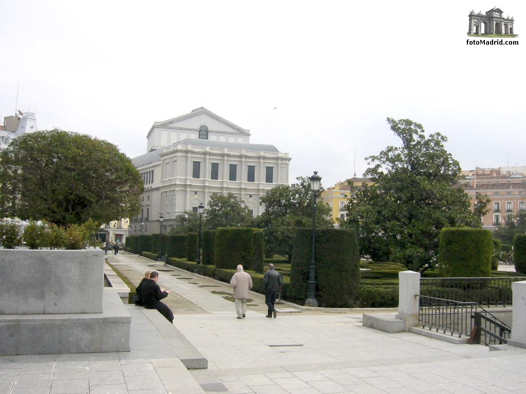 Plaza Oriente, Teatro Real