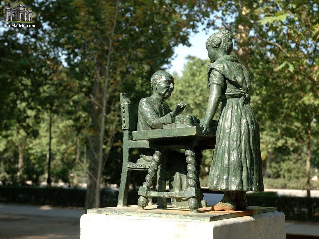 Detalle del monumento a Ramn de Campoamor