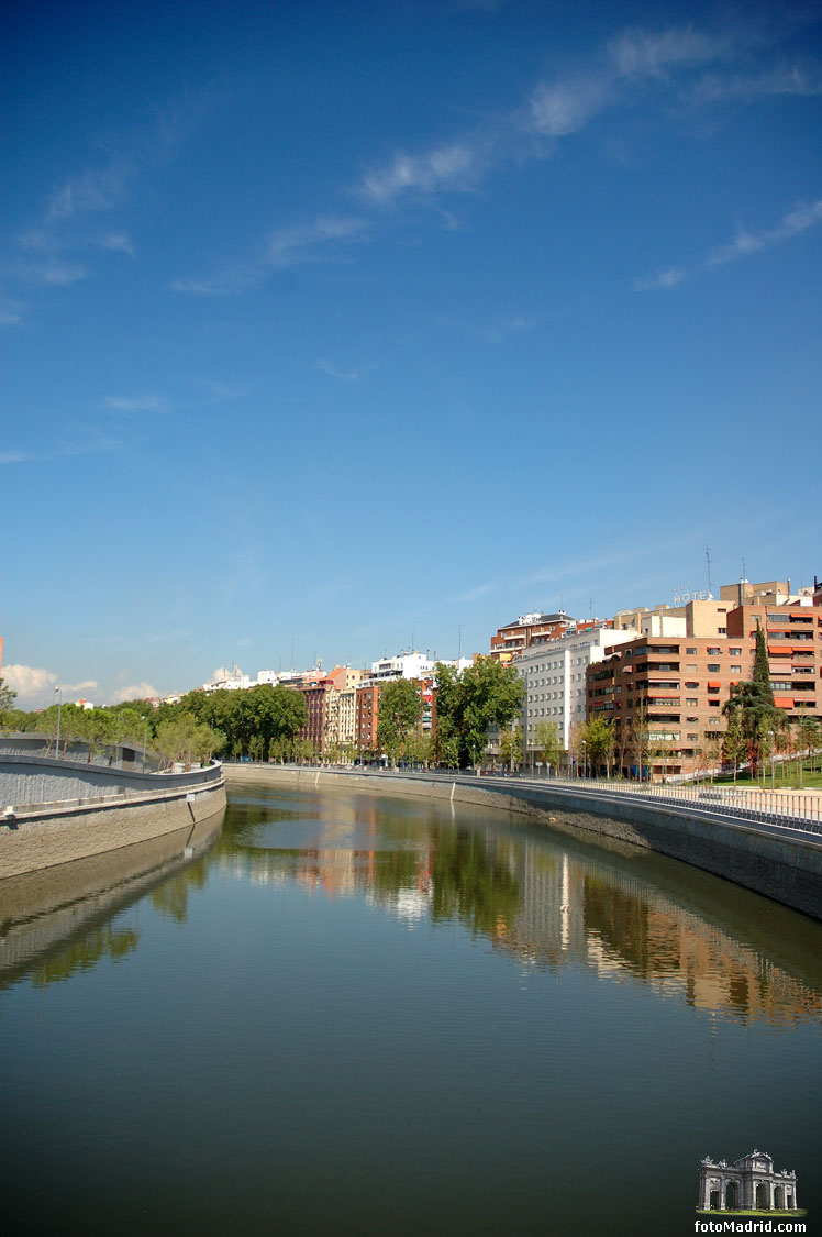 El Ro Manzanares desde el Puente del Rey