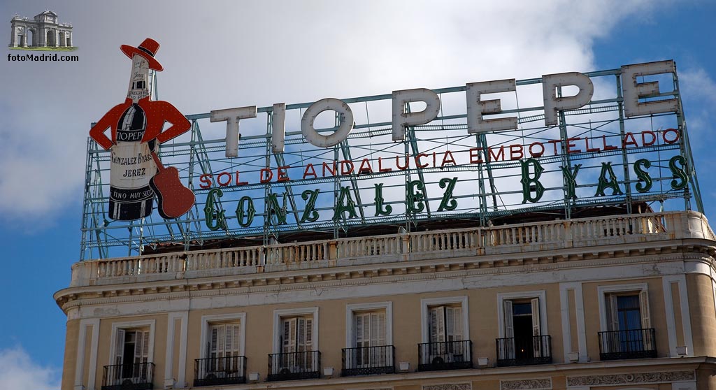 Cartel de To Pepe, en la Puerta del Sol