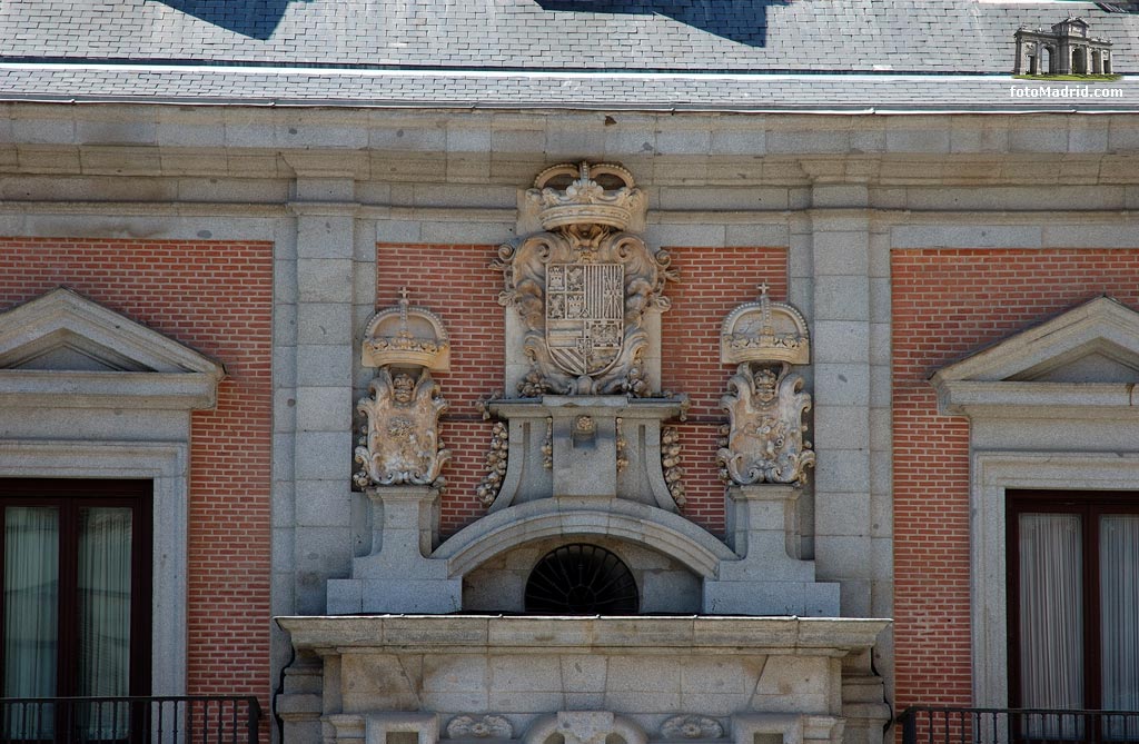 Escudo de Carlos V en la Casa de la Villa