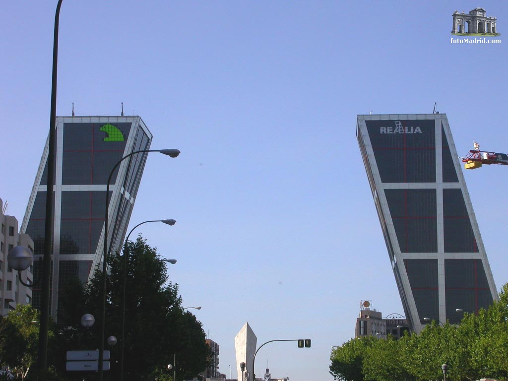 Puerta de Europa