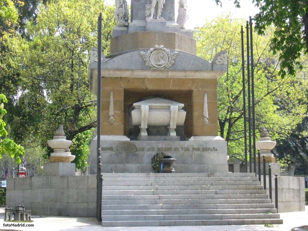 Monumento vctimas del 2 de mayo