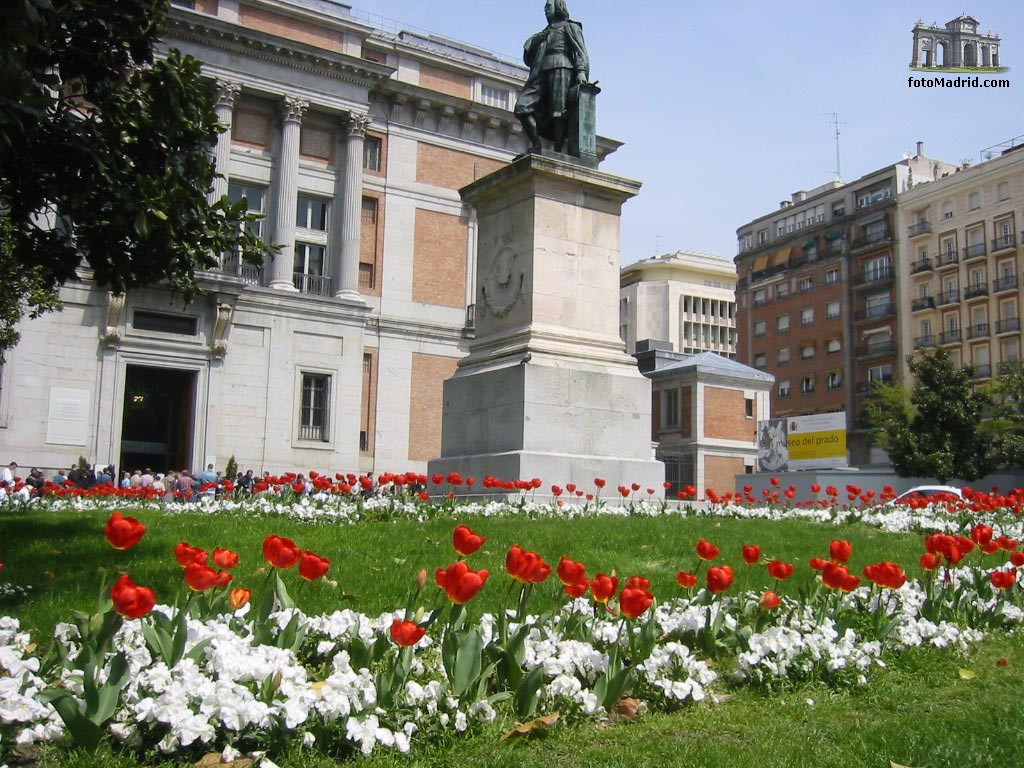 Estatua de Murillo - Museo del Prado