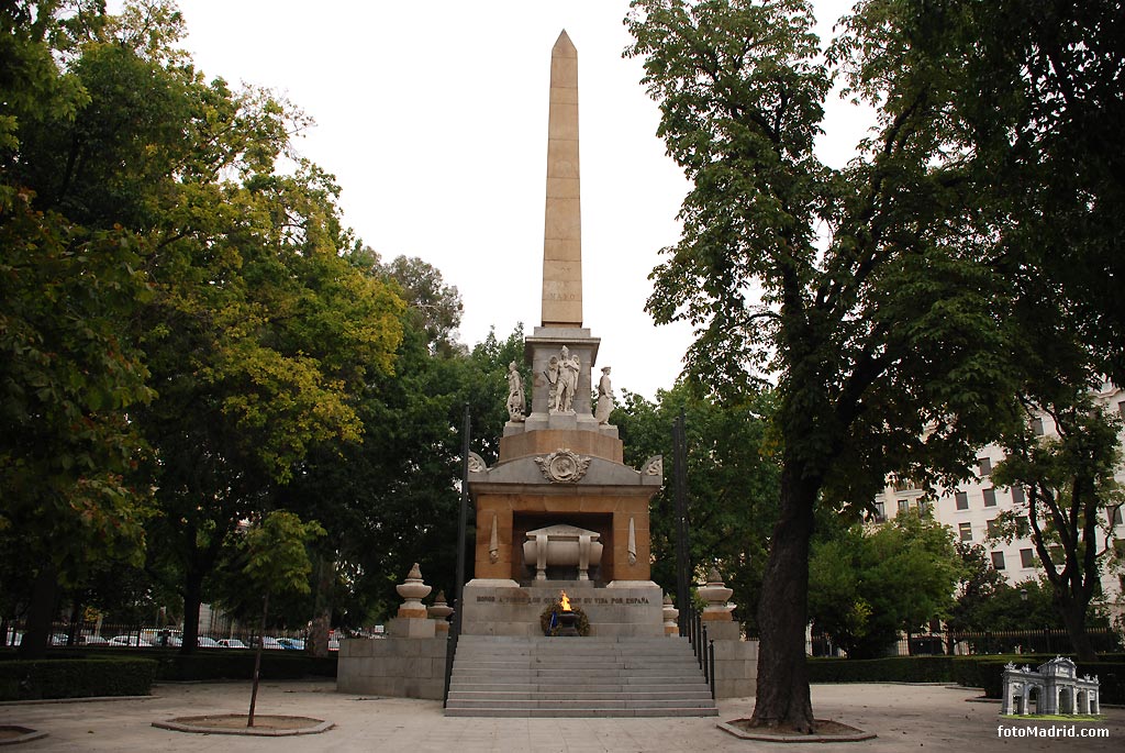 Monumento vctimas del 2 de mayo