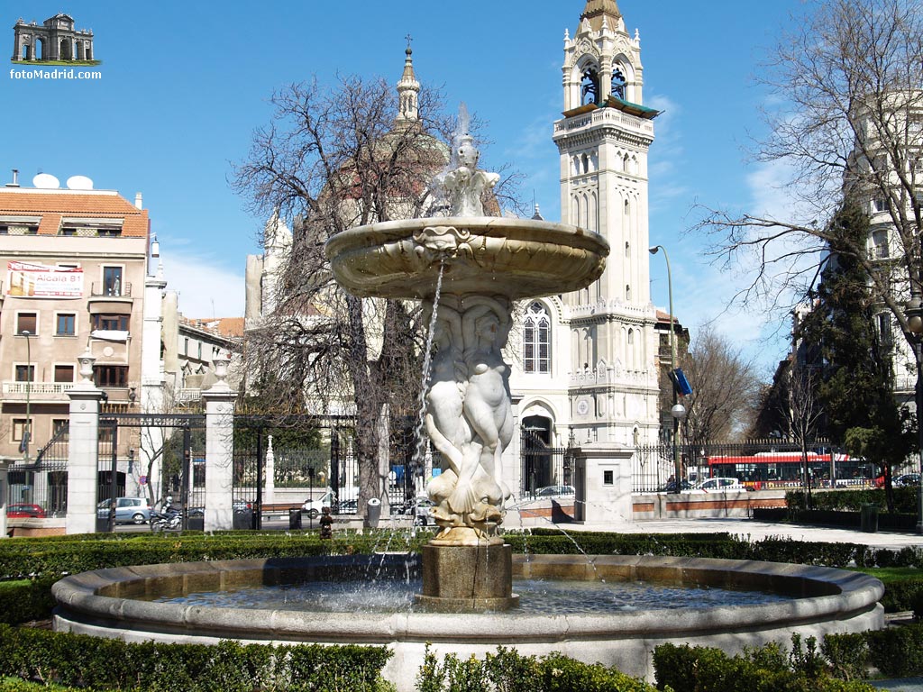 Retiro. Puerta de Hernani