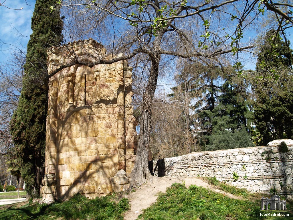 Restos de la Iglesia de San Isidoro de vila