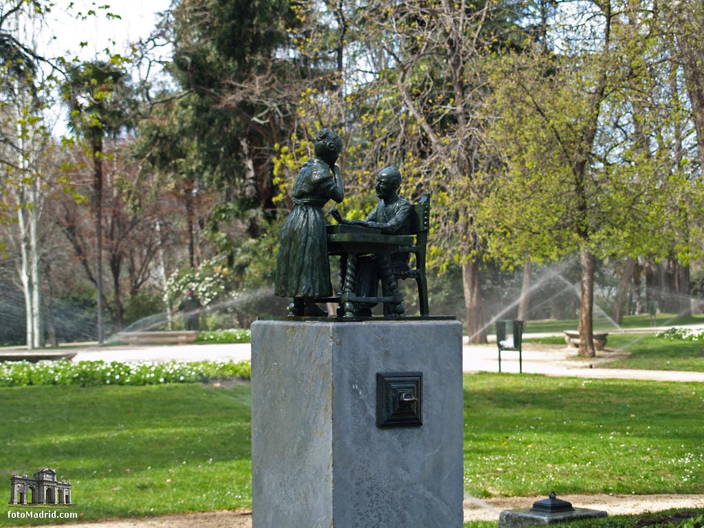 Detalle del Monumento a Ramn de Campoamor