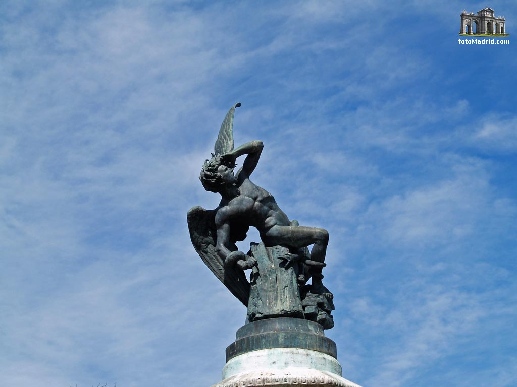 Detalle de la Fuente del ngel Cado