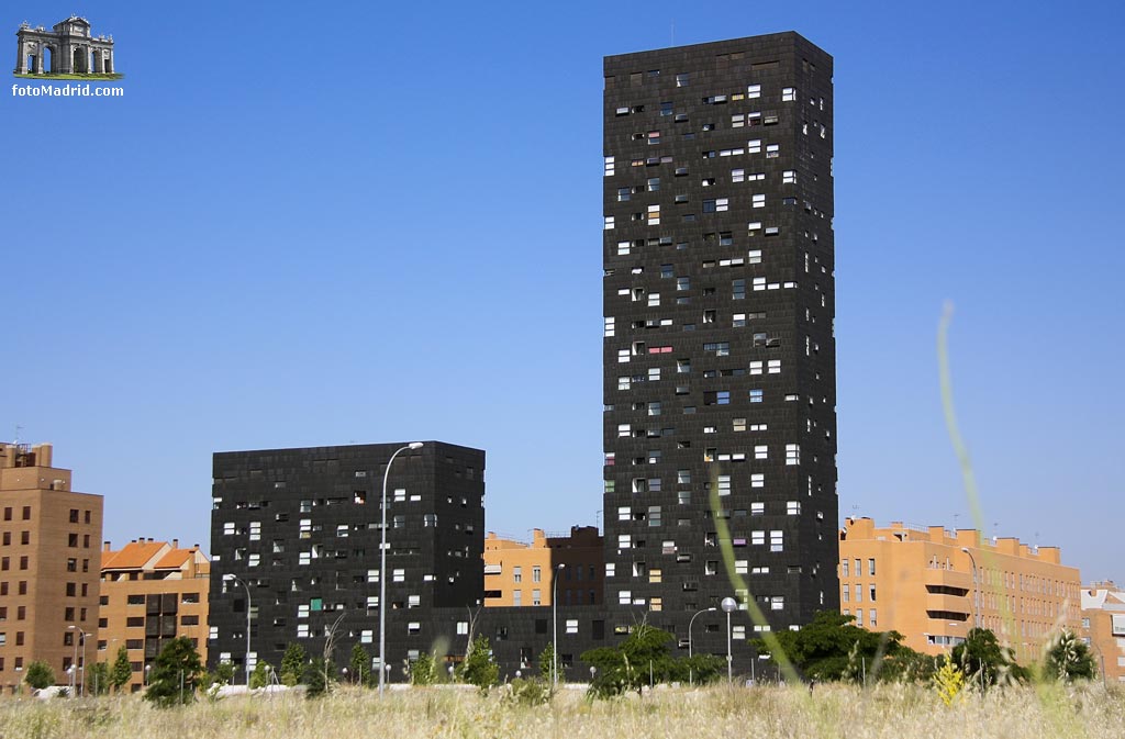 Torre negra PAU de Vallecas