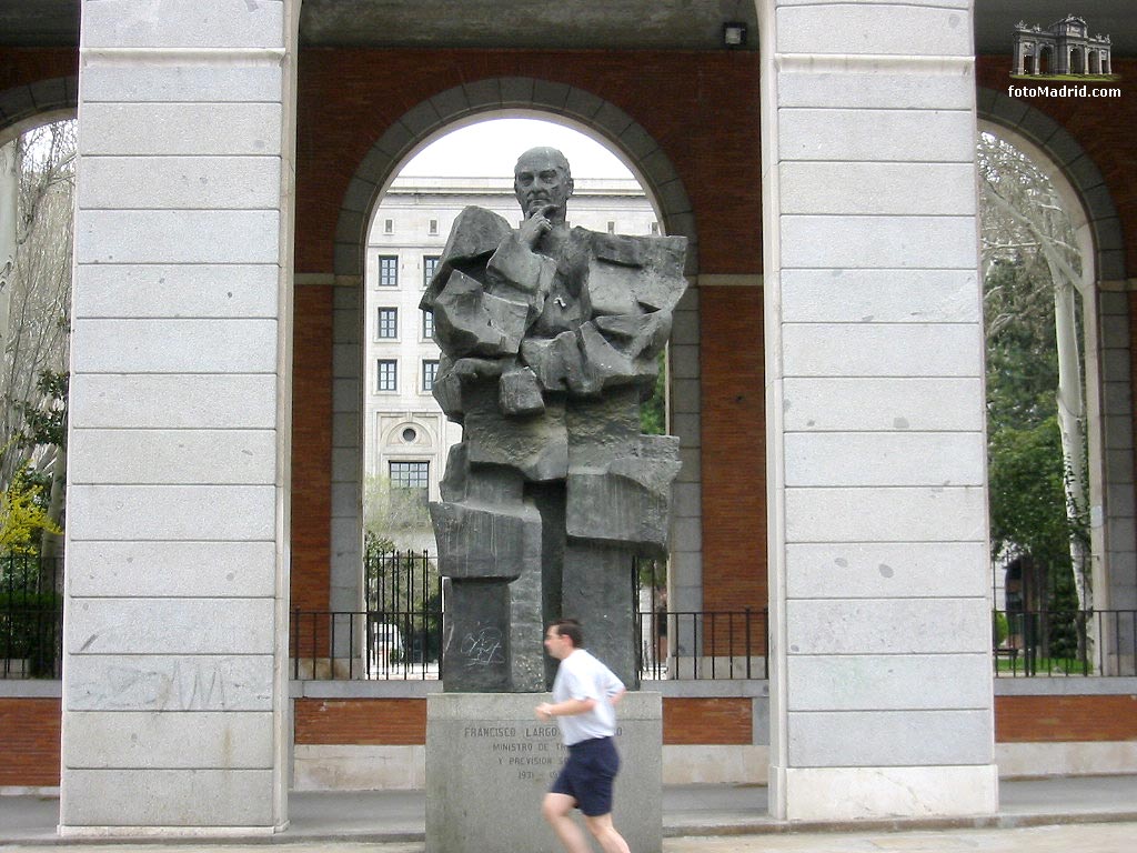 Estatua Francisco Largo Caballero