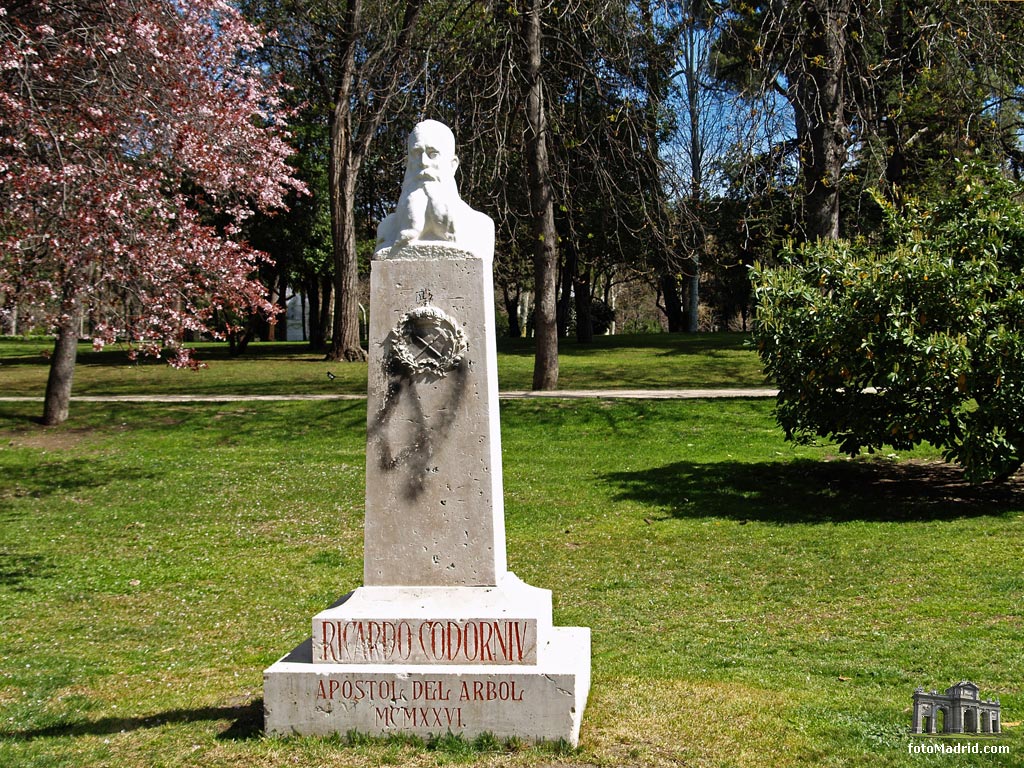 Monumento a Ricardo Codorni
